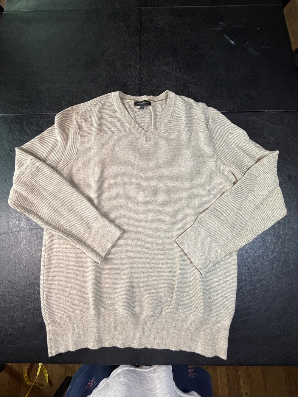 Banana Republic Men's V-Neck Sweater in Beige- Size Large